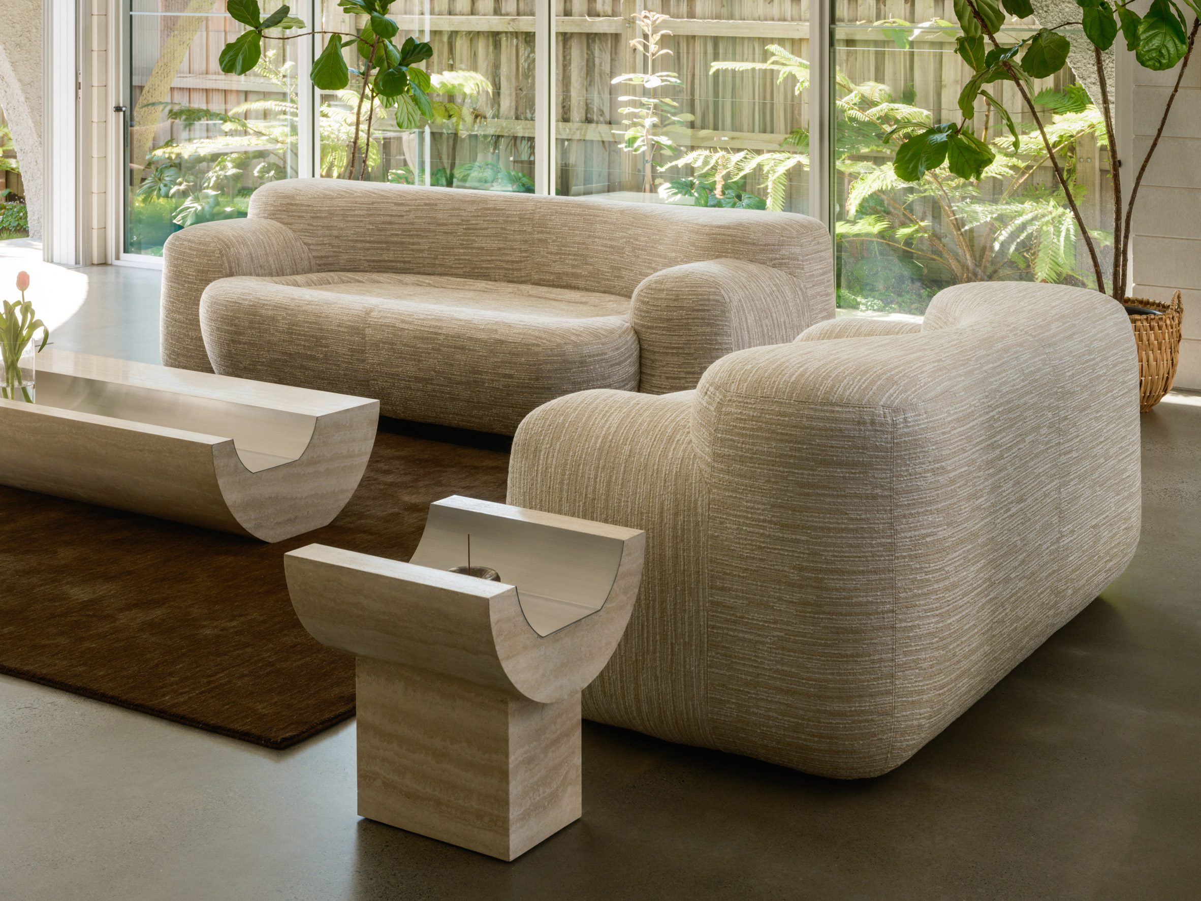 Диван Sofa 01 и кресло Lounge Chair 01