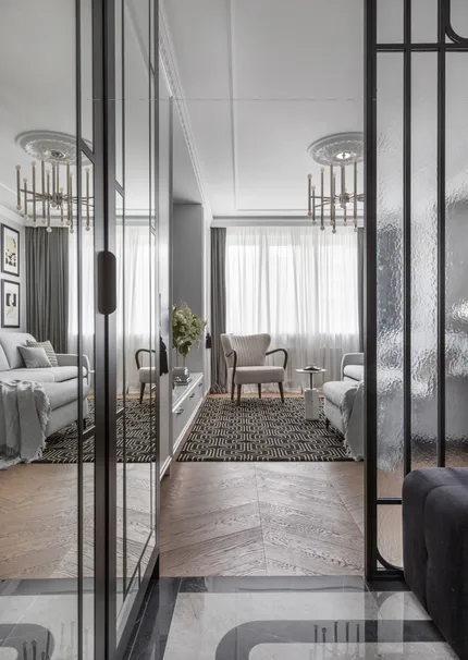 Интерьер квартиры с акцентом на свет, фактуры и детали