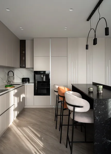 Интерьер, построенный на контрастах