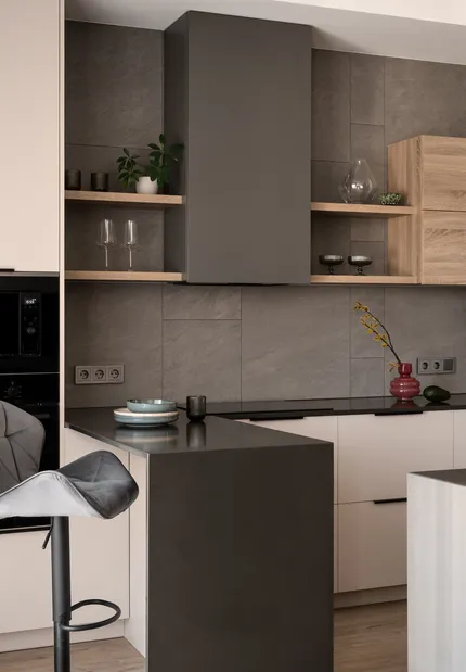 Нейтральный интерьер квартиры для семьи