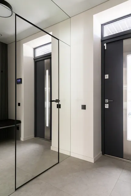 Серая тишина: интерьер загородного дома