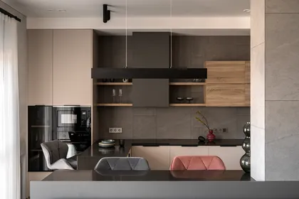 Нейтральный интерьер квартиры для семьи